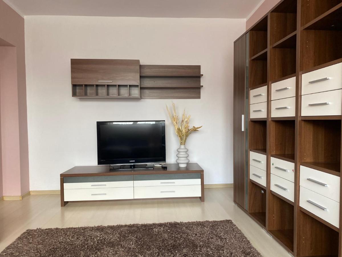 Appartement Sendy Apartman 2 à Sfântu-Gheorghe Extérieur photo