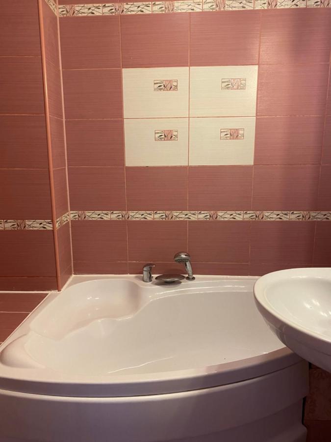 Appartement Sendy Apartman 2 à Sfântu-Gheorghe Extérieur photo
