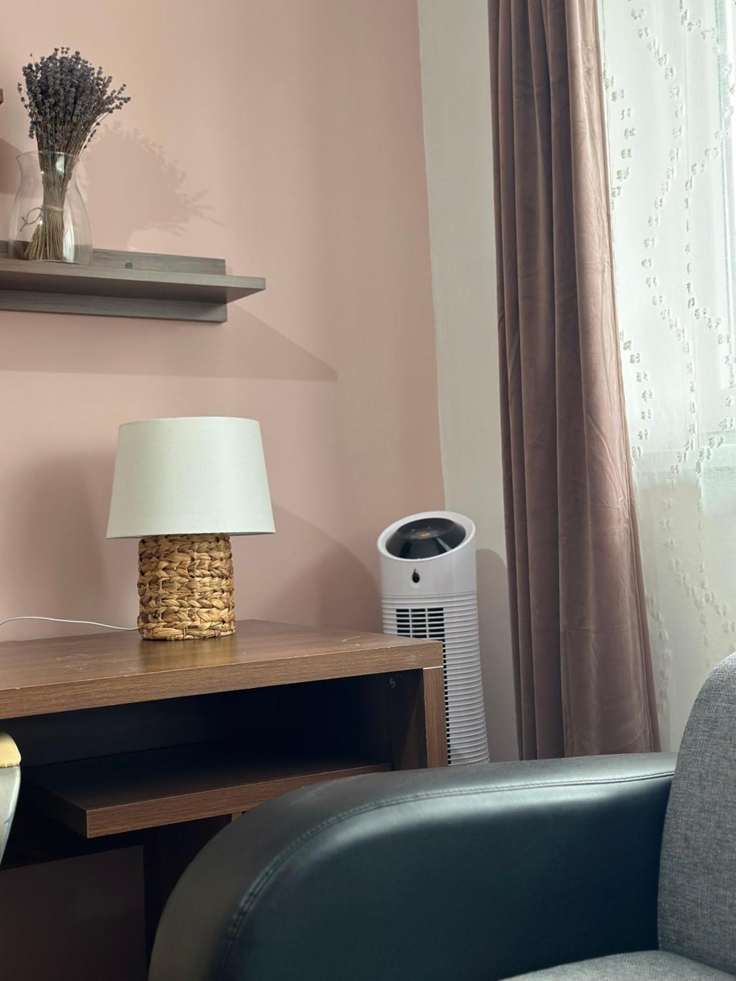 Appartement Sendy Apartman 2 à Sfântu-Gheorghe Extérieur photo