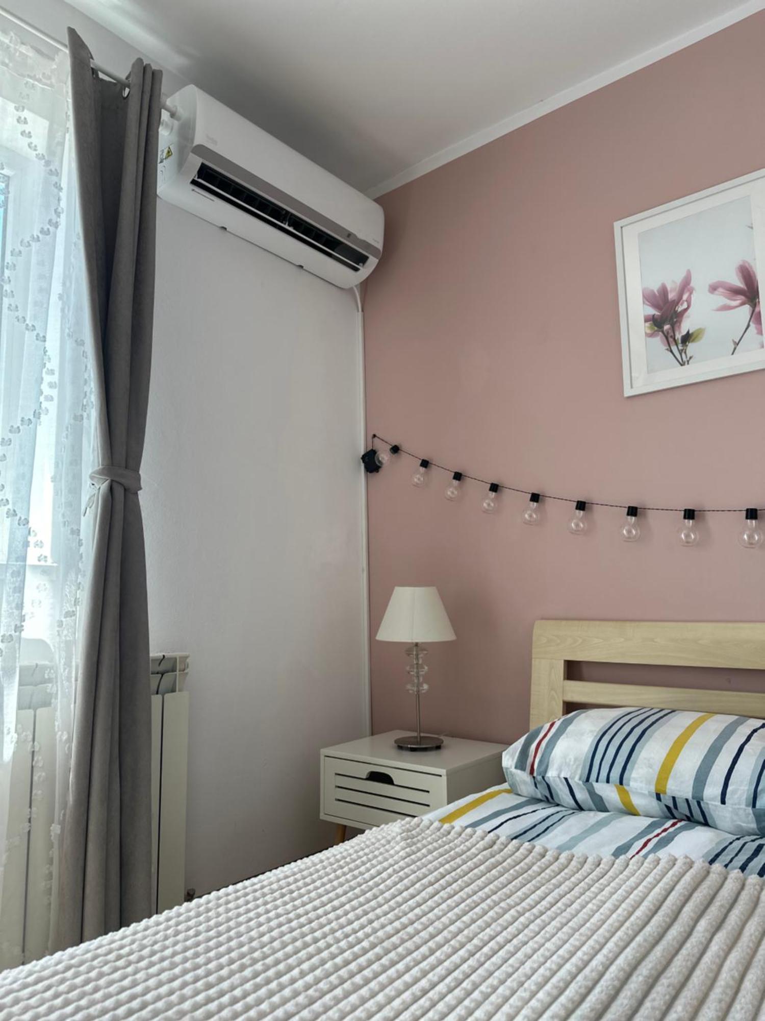 Appartement Sendy Apartman 2 à Sfântu-Gheorghe Extérieur photo